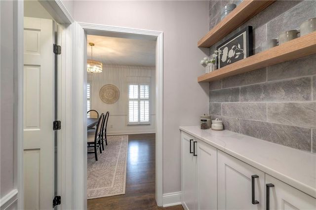 12113 Cherokee Street, Leawood, KS 66209