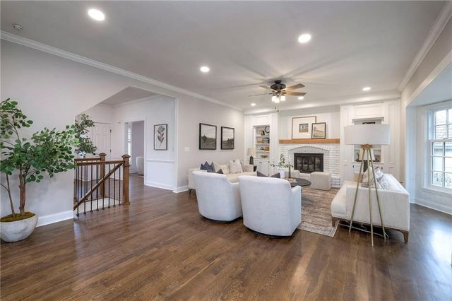 12113 Cherokee Street, Leawood, KS 66209