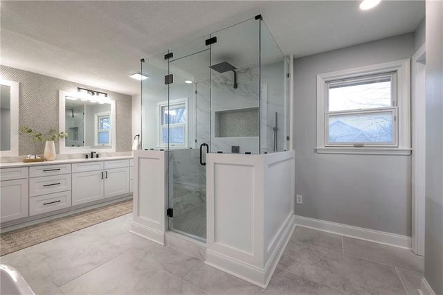 12113 Cherokee Street, Leawood, KS 66209