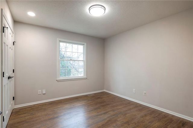 12113 Cherokee Street, Leawood, KS 66209