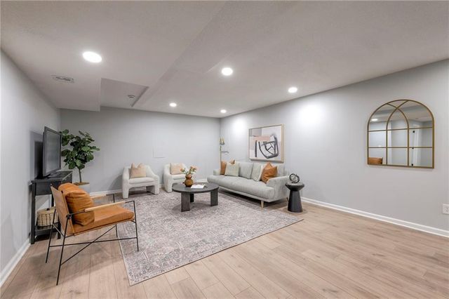 12113 Cherokee Street, Leawood, KS 66209