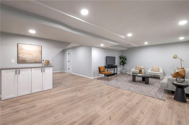 12113 Cherokee Street, Leawood, KS 66209