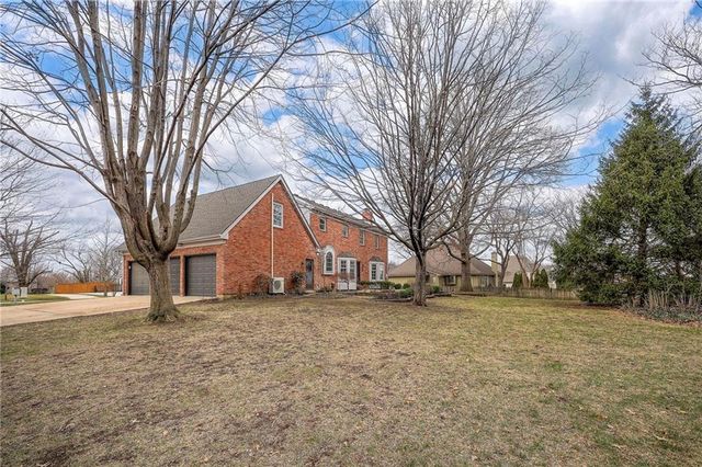 12113 Cherokee Street, Leawood, KS 66209