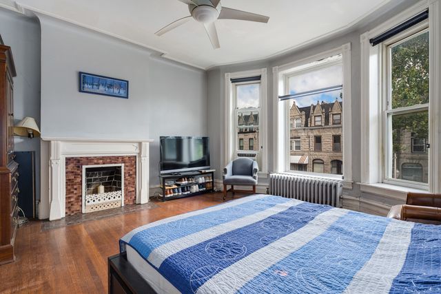 4444 S Berkeley Avenue, Chicago, IL 60653