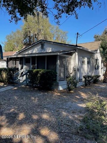 319 PINE Avenue S, Green Cove Springs, FL 32043