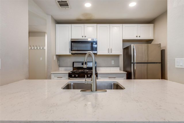 11301 NICOLE CV C, Austin, TX 78753