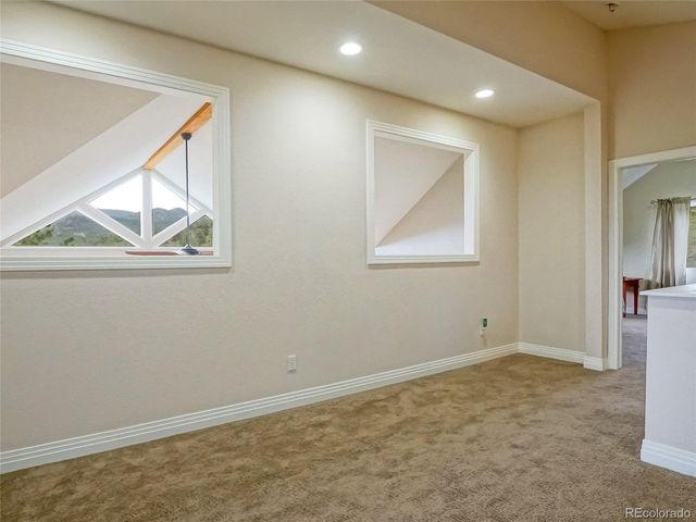 180 Valley View Ln, Lyons, CO 80540