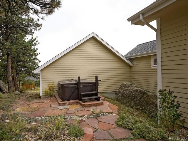 180 Valley View Ln, Lyons, CO 80540
