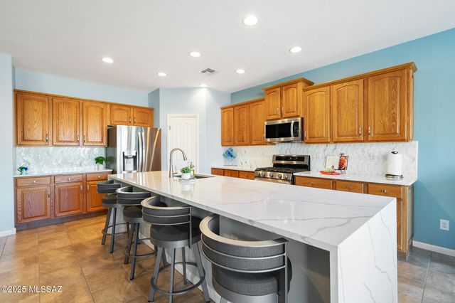 2727 E Sawyer Road, Green Valley, AZ 85614