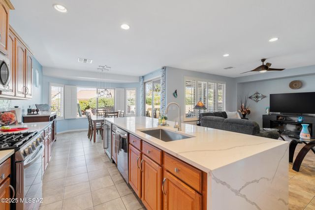 2727 E Sawyer Road, Green Valley, AZ 85614