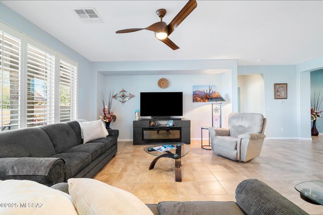 2727 E Sawyer Road, Green Valley, AZ 85614