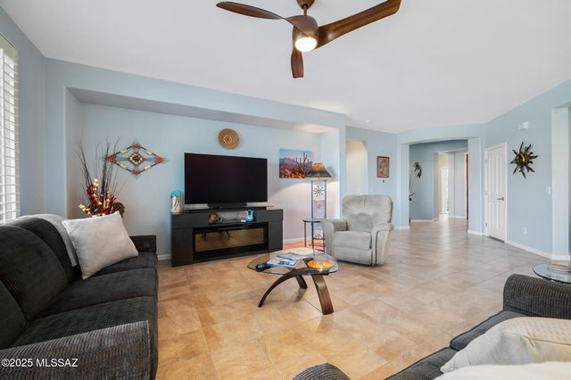 2727 E Sawyer Road, Green Valley, AZ 85614