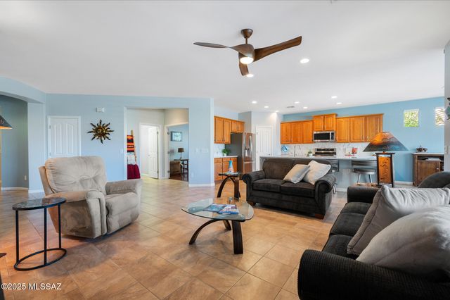 2727 E Sawyer Road, Green Valley, AZ 85614