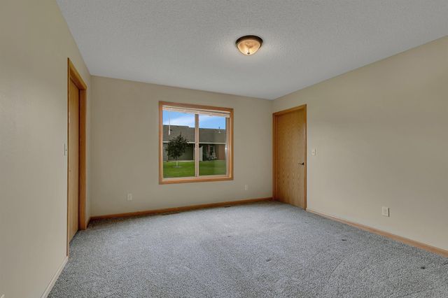639 Cottonwood Avenue, Litchfield, MN 55355