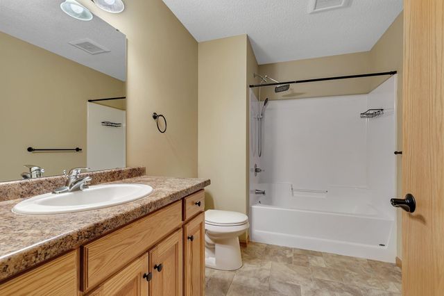 639 Cottonwood Avenue, Litchfield, MN 55355