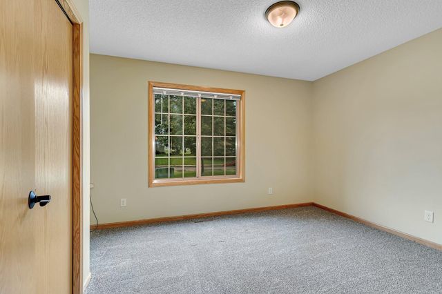639 Cottonwood Avenue, Litchfield, MN 55355