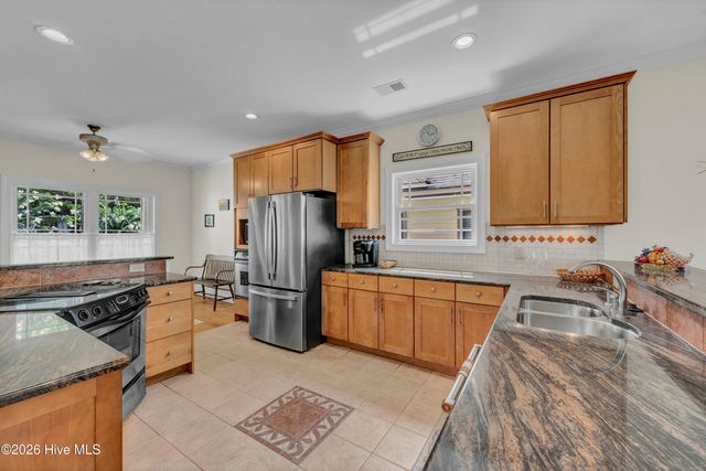 602 Planters Ridge Drive, Sunset Beach, NC 28468