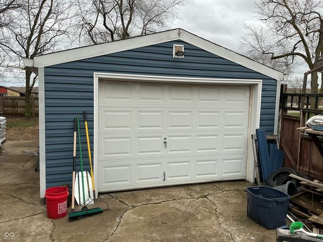 3401 6th Avenue E, Indianapolis, IN 46221