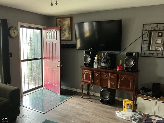 3401 6th Avenue E, Indianapolis, IN 46221