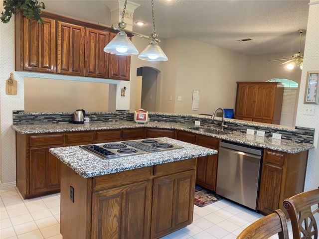 5730 Champion Court, Arlington, TX 76017