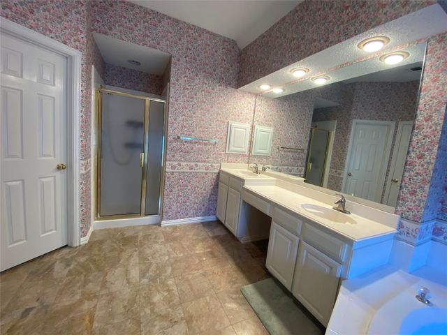 5730 Champion Court, Arlington, TX 76017