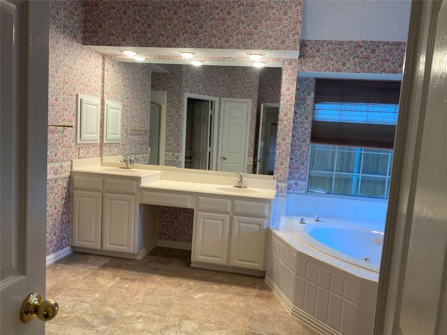 5730 Champion Court, Arlington, TX 76017