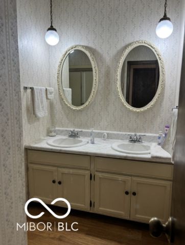 2622 Forest Drive, Columbus, IN 47201