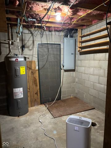 2622 Forest Drive, Columbus, IN 47201