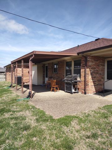 2622 Forest Drive, Columbus, IN 47201