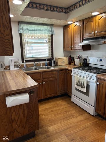 2622 Forest Drive, Columbus, IN 47201