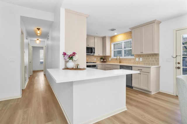 7 Amber Fire Place, The Woodlands, TX 77381