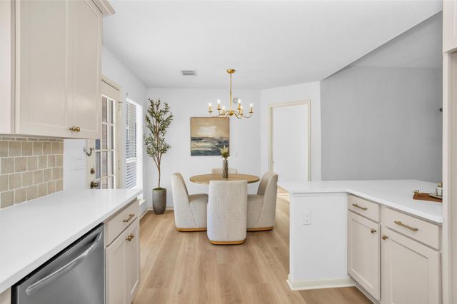 7 Amber Fire Place, The Woodlands, TX 77381