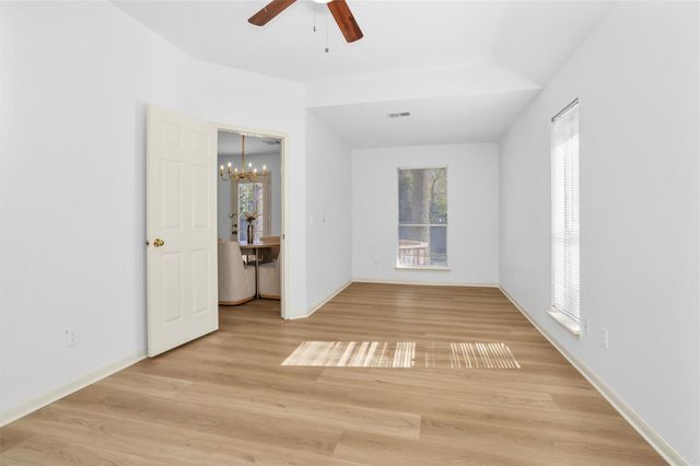 7 Amber Fire Place, The Woodlands, TX 77381