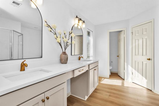 7 Amber Fire Place, The Woodlands, TX 77381