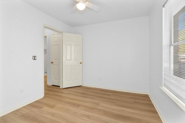 7 Amber Fire Place, The Woodlands, TX 77381