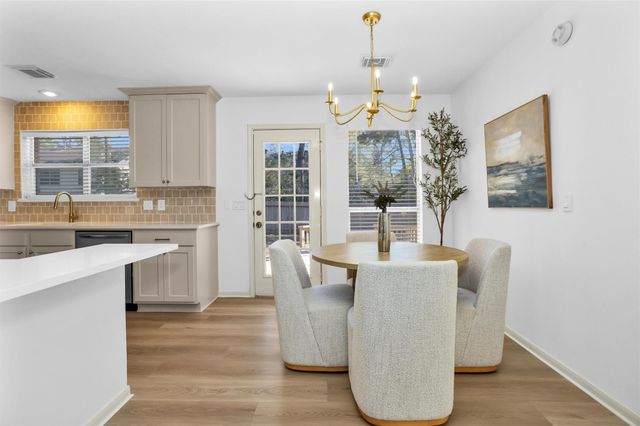 7 Amber Fire Place, The Woodlands, TX 77381