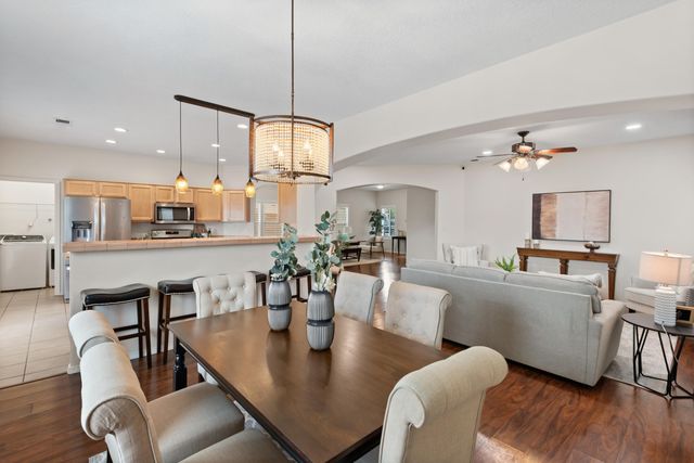 8915 Lochside Lane NE, Albuquerque, NM 87113