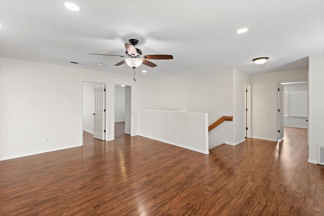 8915 Lochside Lane NE, Albuquerque, NM 87113