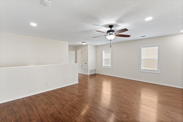 8915 Lochside Lane NE, Albuquerque, NM 87113