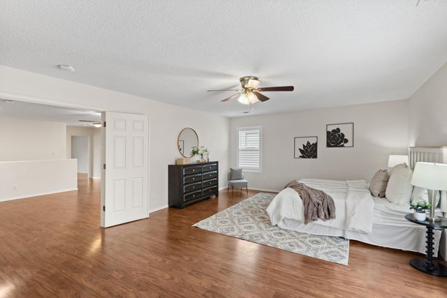 8915 Lochside Lane NE, Albuquerque, NM 87113