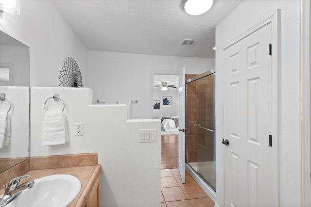 8915 Lochside Lane NE, Albuquerque, NM 87113