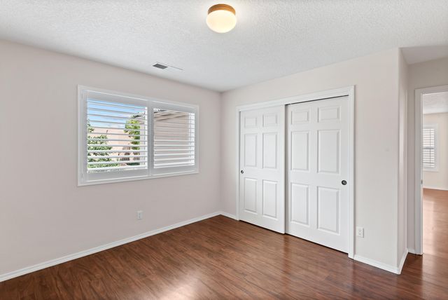 8915 Lochside Lane NE, Albuquerque, NM 87113