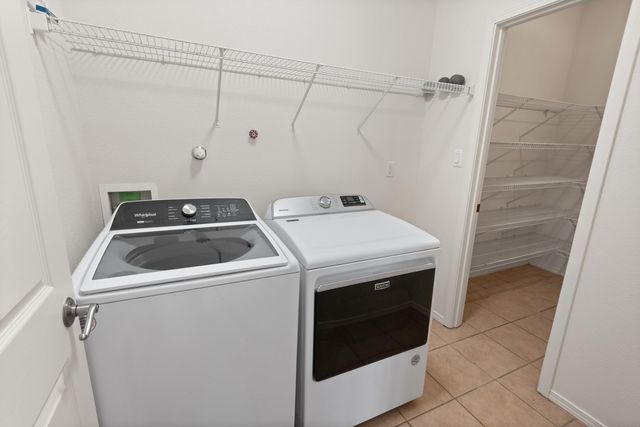 8915 Lochside Lane NE, Albuquerque, NM 87113