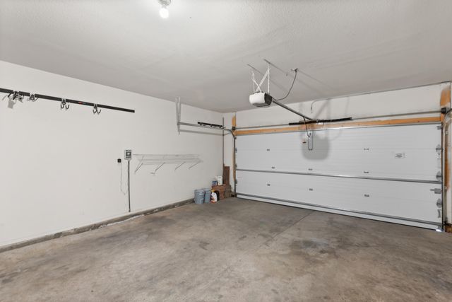 8915 Lochside Lane NE, Albuquerque, NM 87113