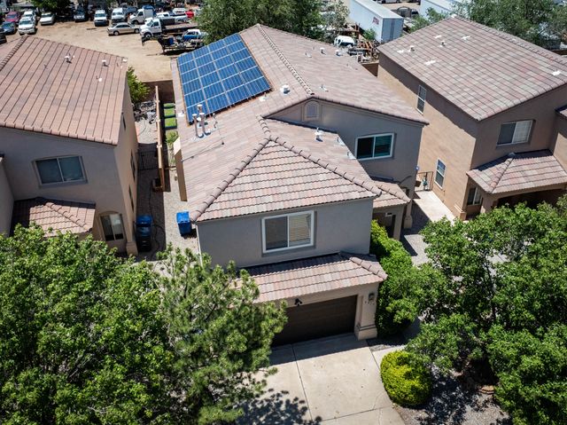 8915 Lochside Lane NE, Albuquerque, NM 87113
