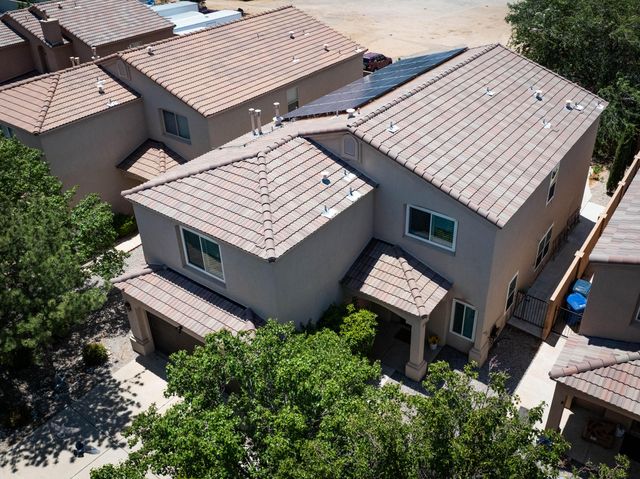 8915 Lochside Lane NE, Albuquerque, NM 87113
