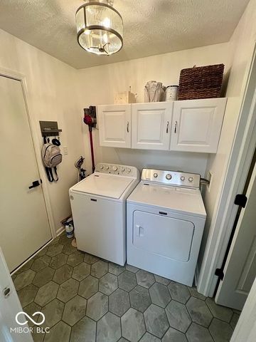 620 Cembra Drive, Greenwood, IN 46143