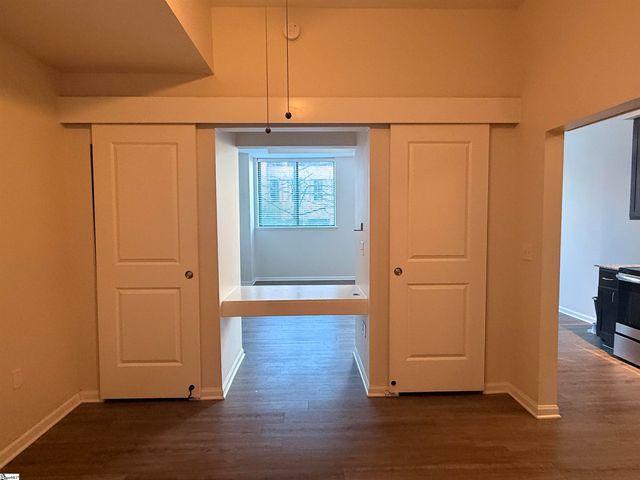 100 E Washington Street Unit 23, Greenville, SC 29601