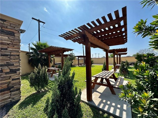 701 W Seminole Avenue, Pharr, TX 78577