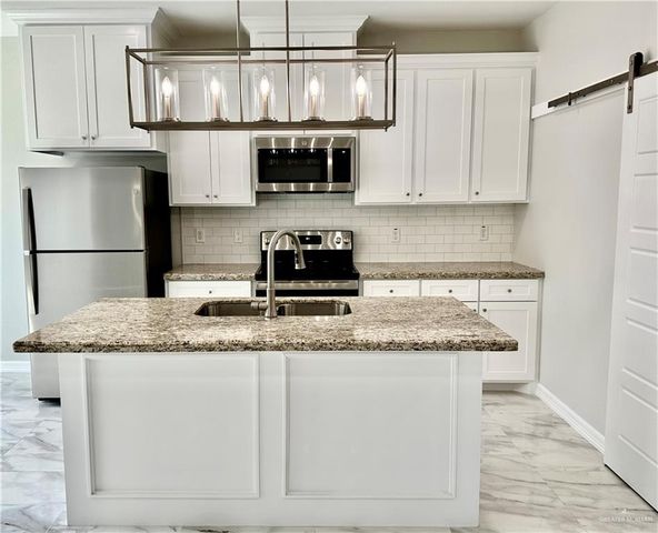 701 W Seminole Avenue, Pharr, TX 78577